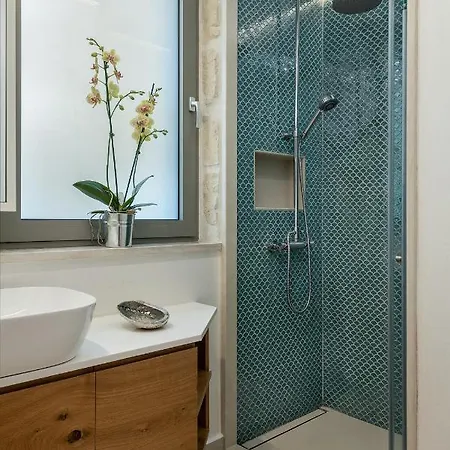 Chania Escapes Loft 50 Meters By The Sea Апартаменти *