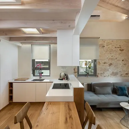 Chania Escapes Loft 50 Meters By The Sea شقة خانيا